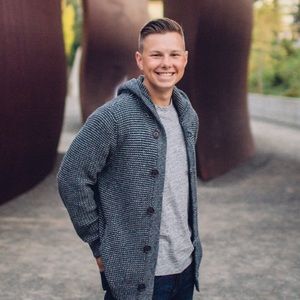 Meet your Posher, Alex