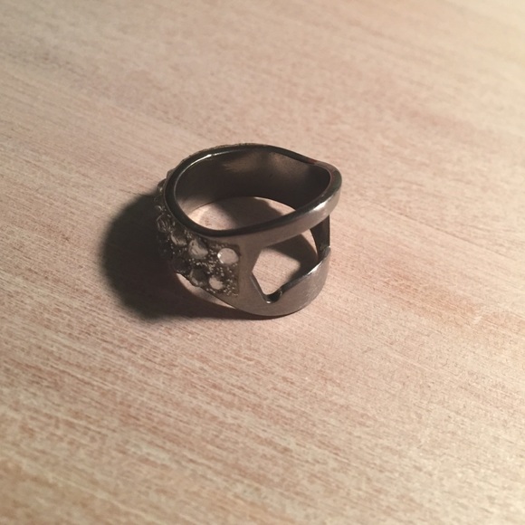 Bottle opener ring