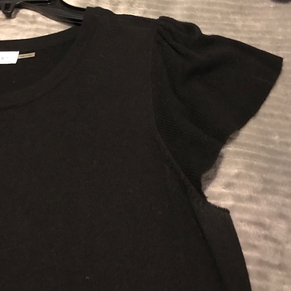 🎈SALE🎈BEAUTIFUL Calvin Klein cap sleeve sweater - Picture 3 of 4