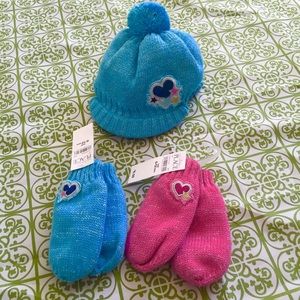 Childrens Place Hat and mittens