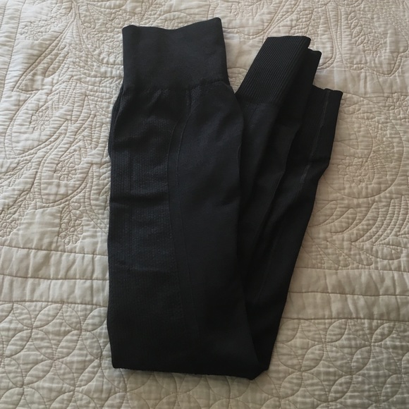 Lululemon Ebb to Street pants