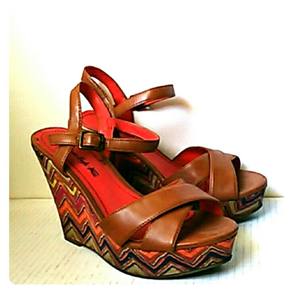 American Eagle Wedge