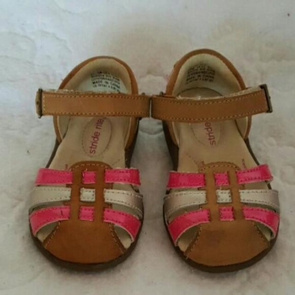 💟stride rite brown and pink sandals