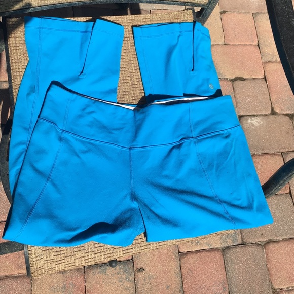 Lululemon Gather and Crop workout capris.