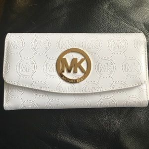 Michael Kors Wallet - BRAND NEW!