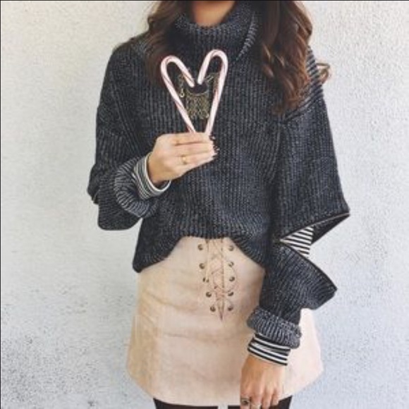 Charcoal turtle neck sweater with zipper sleeve - Picture 1 of 3