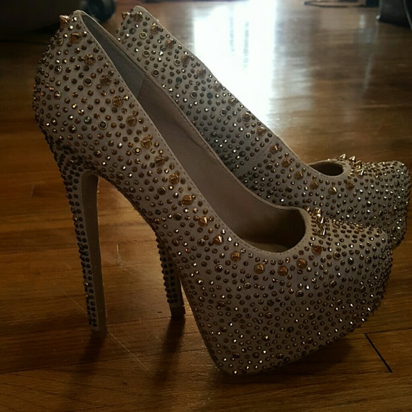 Steve Madden studded heels - Picture 3 of 4