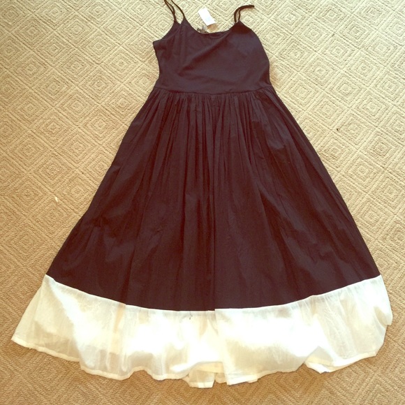 Neiman Marcus flowy fit and flare dress - Picture 1 of 4