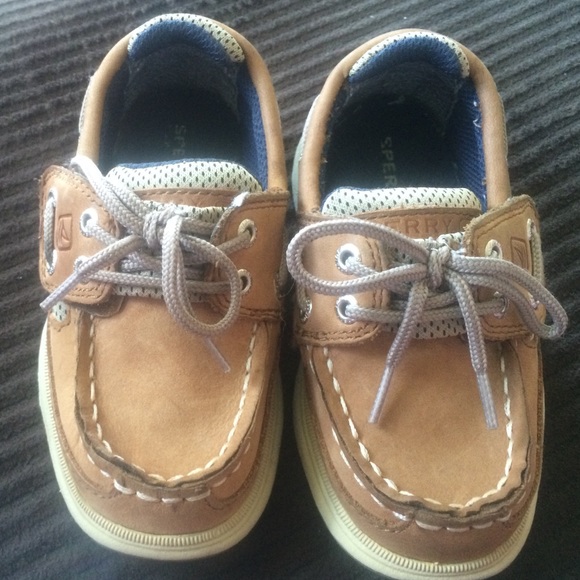 Boys sperrys top -siders  used .