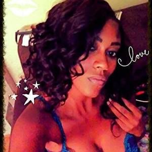 Meet your Posher, Monique