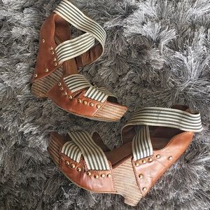 Gianni Bini Wedge