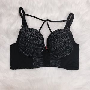 Daisy Fuentes Bra ❤️