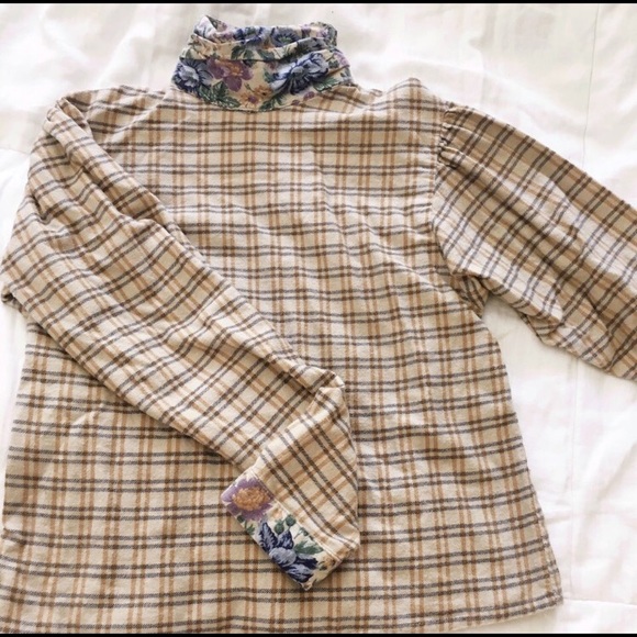 Turtle Neck - Picture 1 of 3