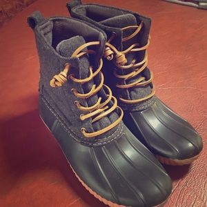 Black and grey (not real) bean boots