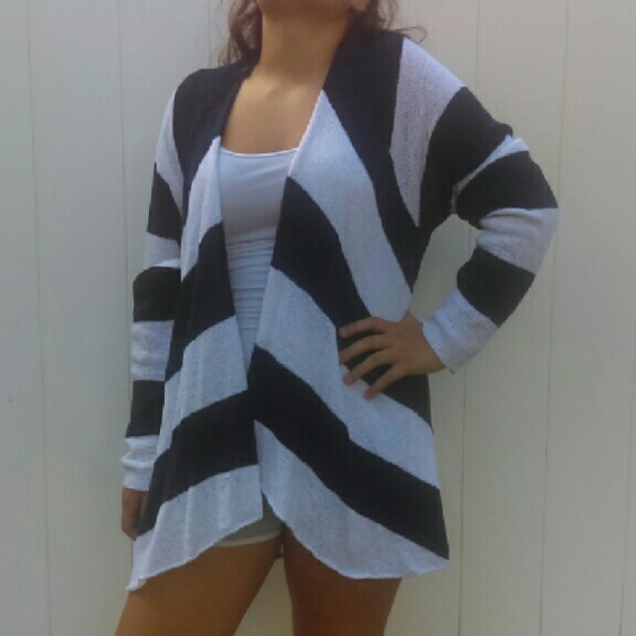Liz Claiborne navy and white patterned cardigan - Picture 1 of 4