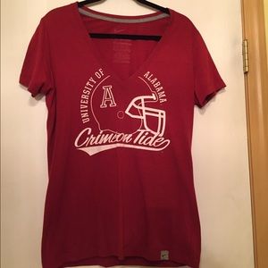 Nike Bama Women's Slim Fit T-Shirt.