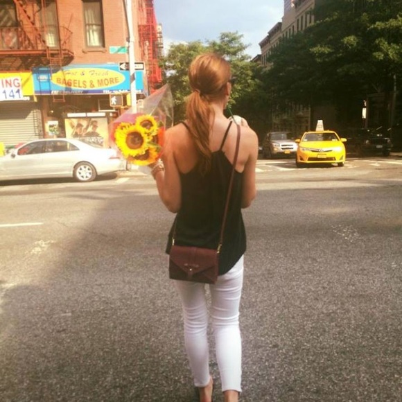 Meet your Posher, Jennifer - Picture 2 of 3