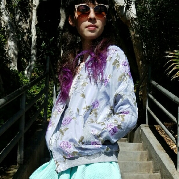 Flowered Bomber jacket - Picture 1 of 3