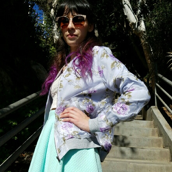 Flowered Bomber jacket - Picture 3 of 3