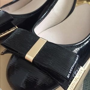 Michael kors black bow heels 8