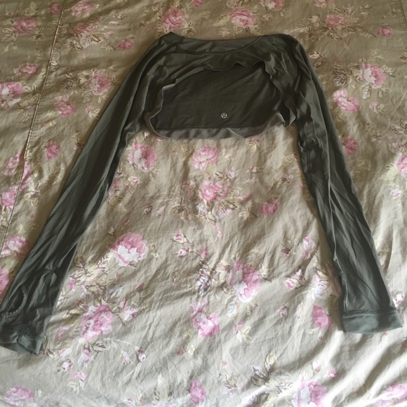 Lululemon Olive green shrug