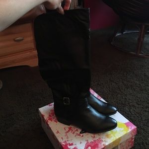 Chinese Laundry Spring Street black leather boots