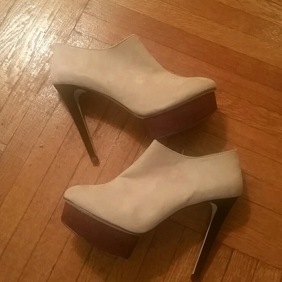 Zara Ankle Booties - Picture 2 of 3