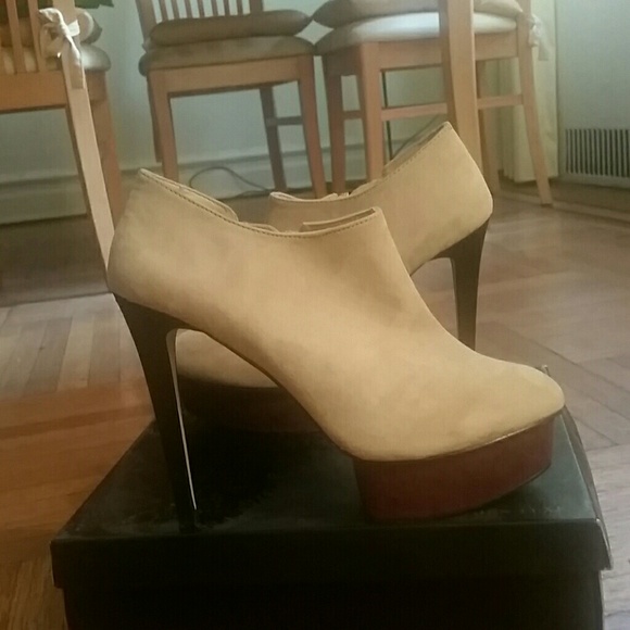 Zara Ankle Booties - Picture 3 of 3