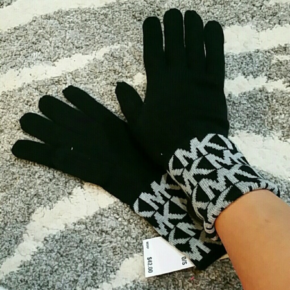 LAST PAIR💋Michael Kors chic gloves NWT - Picture 2 of 4