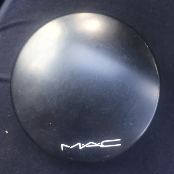 Mac mineralized skinfinish powder - Picture 2 of 3