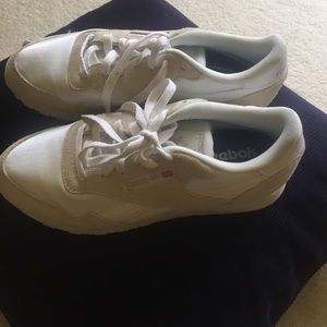 Reebok classic white shoes