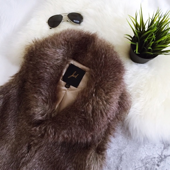 Jack by BB Dakota Jackets & Blazers - Jack BB Dakota faux fur vest small