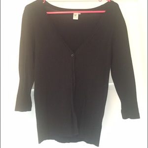 Never worn size S 3/4 sleeve black cardigan