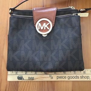 Michael Kors cross body small bag