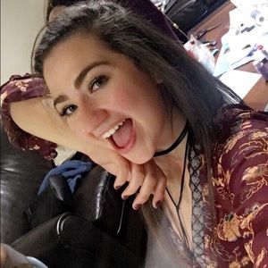 Meet your Posher, Phoebe