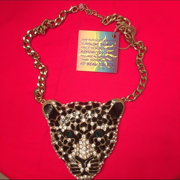 RHINESTONE SPOTTED LEOPARD NECKLACE EMERALD EYES