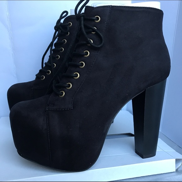 LAST ONE! FINAL PRICE‼️⭐️Black Lace-Up Booties⭐️ - Picture 2 of 3