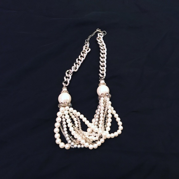 🚨🚨WILLING TO DO TRADEPearl boutique necklace!