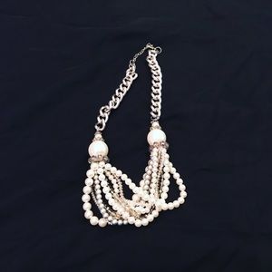 🚨🚨WILLING TO DO TRADEPearl boutique necklace!