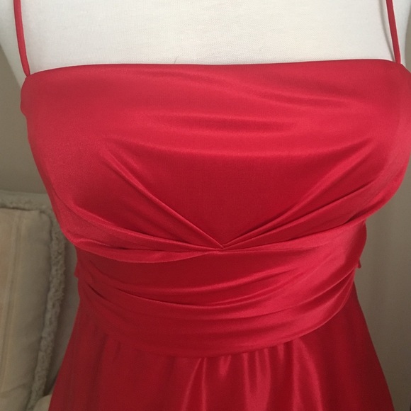 Red satin dress - Picture 4 of 4