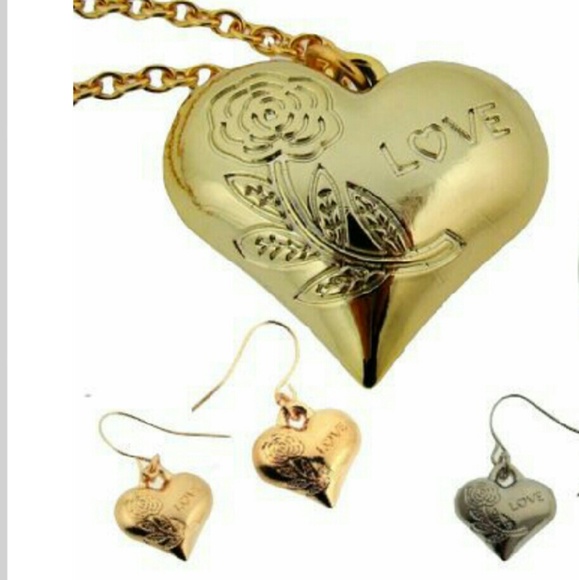 🆕Blossoming Love Necklace & Bracelet Set💕