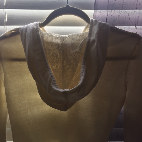 ❄️Anthropologie Lace Detail Hoodie❄️ - Picture 2 of 3