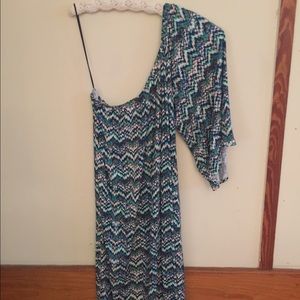 One shoulder dress