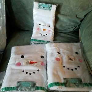 2 bath and 1 hand towel