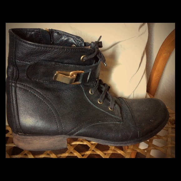 Steve Madden black ankle moto style booties 9