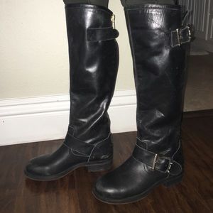 Steve Madden Black zip up boots