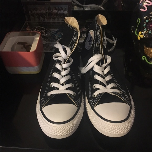 Black high top converse