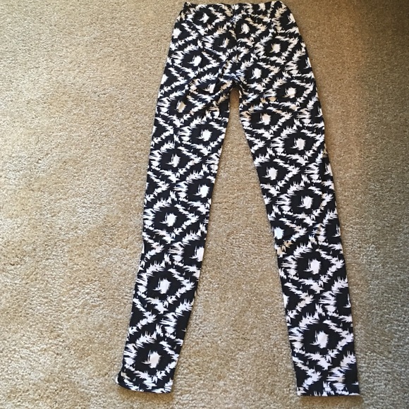 Leggings Black/ White. One size - Picture 2 of 4