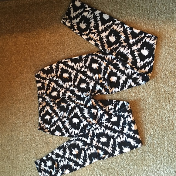 Leggings Black/ White. One size - Picture 3 of 4