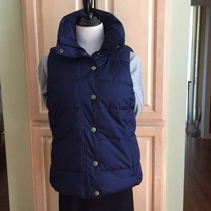 NWT Navy puffer vest.⛷🌦😎